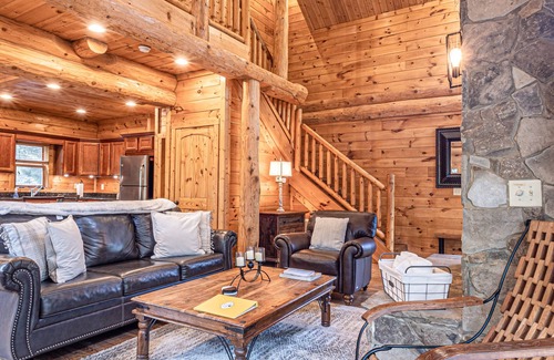 Bryson City Cabin | Watershed 1 - Modern-Rustic, Luxury, One King Bedroom Cabin
