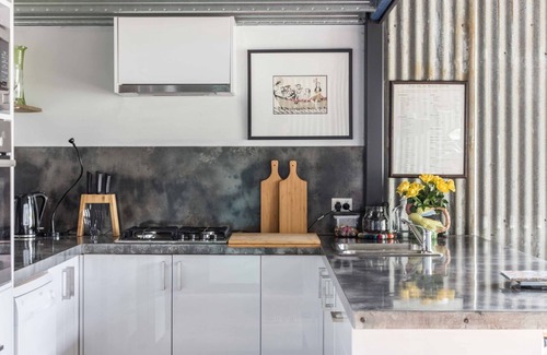 Robertson Cottage | WATERSHED Robertson - a chic shed conversion