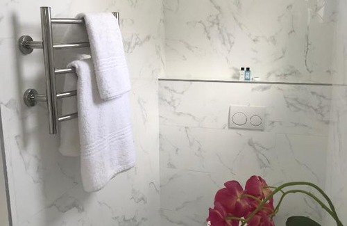 Knysna Apartment | Waterside Elegance Studio Apartment