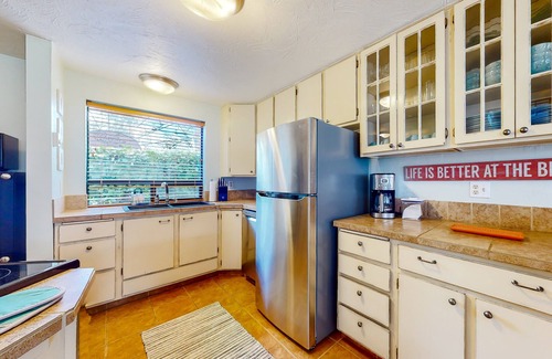 Union House | Waterside home with 4 bedrooms - outstanding access to Hood Canal & attractions