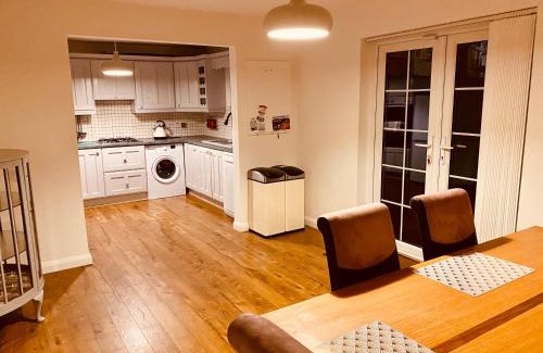 Londonderry House | Waterside Star