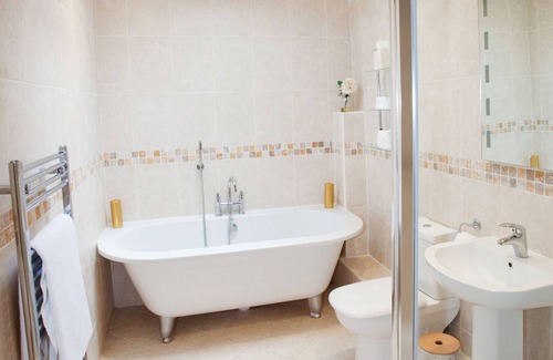 Walton Hotel | Waterton Park Hotel