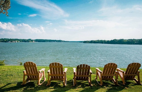 Steele Creek Cabin | Waterview Family Style Two Bedroom Cabin #6 at Long Cove Resort - Flexible Cancellation! by RedAwning