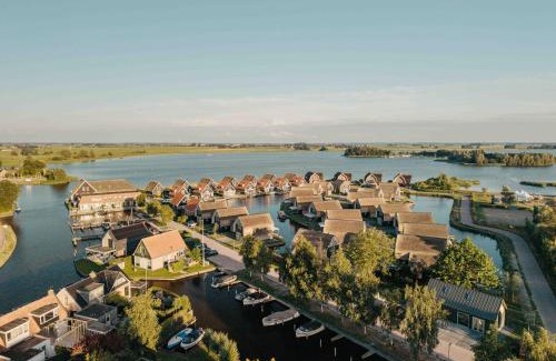 Heeg House | Watervilla binnenhaven met Sauna | 8 personen - Boutique Parc Pharshoeke