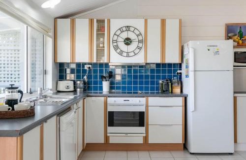 Carrickalinga House | Wave and See 53 Gold Coast Drive