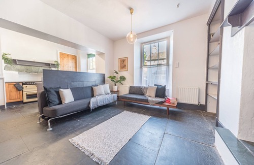 Coniston Cottage | WAVERLEY, pet friendly, with open fire in Coniston