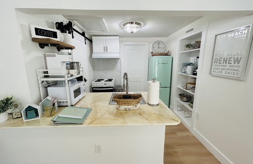 Sunset Beach Cottage | "Waves" Cottage on Sunset Beach