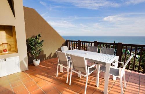 Brenton-on-Sea Apartment | Waves & Whales