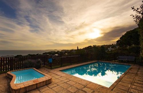 Brenton-on-Sea Apartment | Waves & Whales