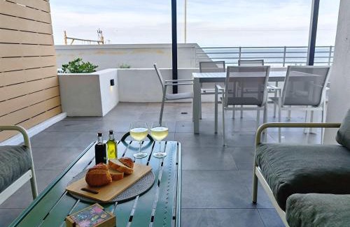 Muizenberg Apartment | Wavescapes Bayview Bliss