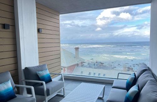Redhill Apartment | Wavescapes Surfers Lookout Stay