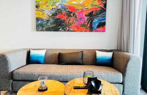 Redhill Apartment | Wavescapes Surfers Lookout Stay