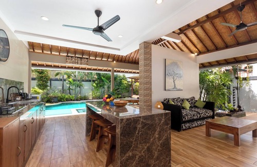Laksmana Villa | Wayan is a fantastic 5 bedroom villa in the heart of Seminyak