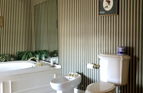 Honey Brook Hotel | Waynebrook Inn, Est 1865