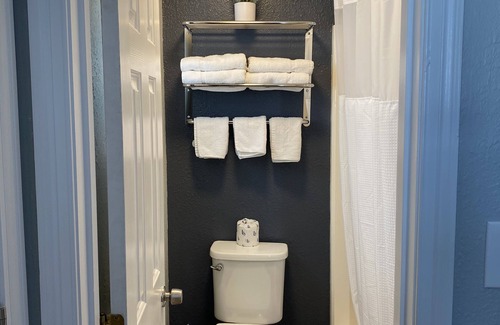 Hampton Hotel | Ways Motel