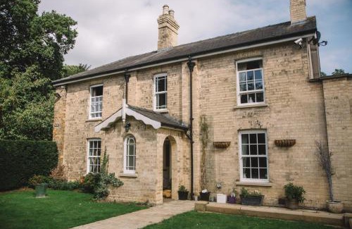 Lincoln House | Wayside , 3 bed , 2 bath charming house close to Lincoln