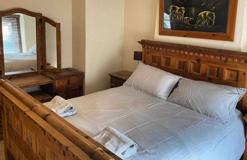 Stoney Middleton Cottage | Wayside, 3 Bedroom Peak District Cottage With EV Parking