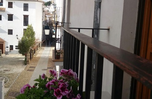 Albaicin Apartment | We are Laura and Pedro, Welcome to our Wonderful City!