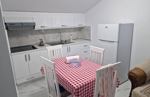 Pogradec House | We are located in the heart of Pogradec with just a 4-minute walk from the beach