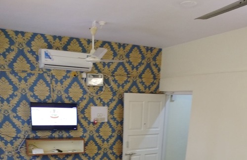 Panaji House | We are providing A.C studio apartment of 2 rooms with led television