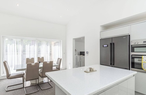 Knaresborough Cottage | We love how modern and stylish High Trees View is.