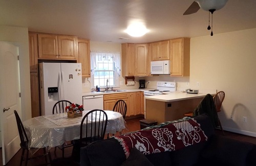 Markham Cottage | Weekend getaway short distance from DC/Northern Virginia