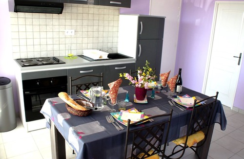 Montaren-et-Saint-Mediers Apartment | Weekly rental of tourist accommodation *, air conditioning, swimming pool, private parking