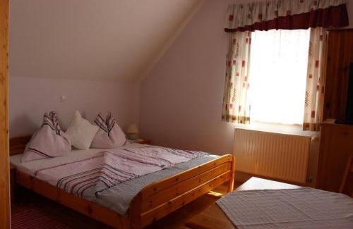 Glanz an der Weinstrasse Bed & Breakfast | Weingut Juritsch