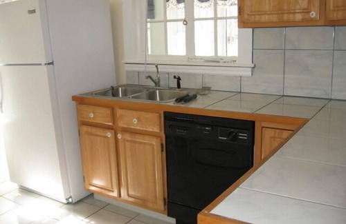 Weirs Beach Hotel | Weirs Beach Motel and Cottages