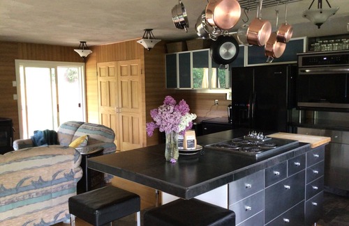 West Kelowna Estates House | WELCOME! FULLY FURNISHED PRIVATE Central location GOLF BEACH WINERIES ⛷️3 HIL