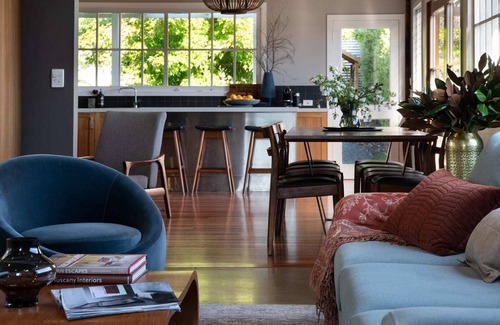 Shepherds Flat House | Welcome Paddock Solar Pool & Spa- Great for Summer