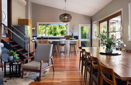 Shepherds Flat House | Welcome Paddock Solar Pool & Spa- Great for Summer