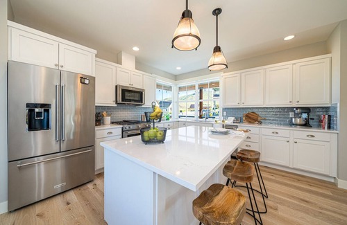 Chelan House | Welcome to 5 O’Clock Somewhere at The Lookout at Lake Chelan