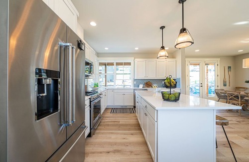 Chelan House | Welcome to 5 O’Clock Somewhere at The Lookout at Lake Chelan