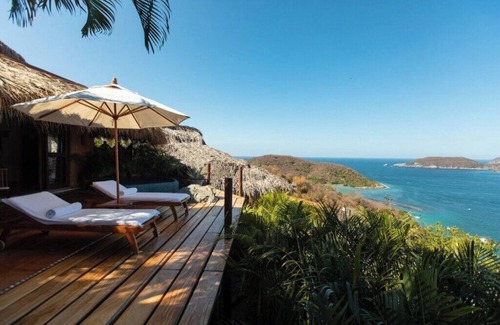 Playa Las Gatas Villa | Welcome to Amuleto, live a new experience by renting the entire Villa in Zihua