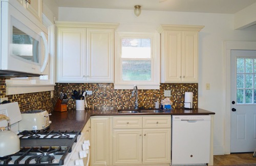 Morgantown House | Welcome to Blue and Gold Getaway!