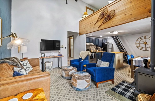 Hidden Valley House | Welcome to Evergreen Lodge! Close to the slopes!