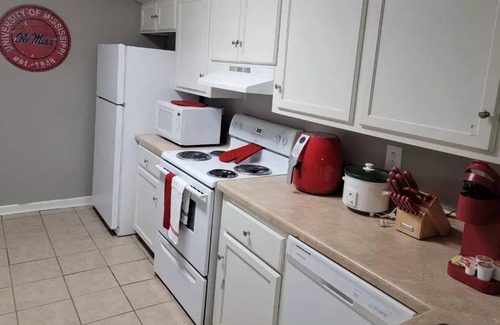 Oxford Condo | Welcome to Fannie's Place ( A Place to Relax)