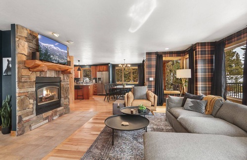 Breckenridge House | Welcome to Kindred Luxury Chalet in Breckenridge Hot Tub Pets Full Redesign