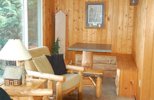 Birchwood Cabin | Welcome to Lakeview Pine: The Lakeside Escape