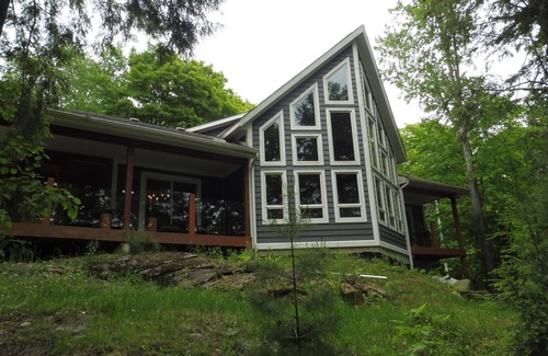 Utterson Cottage | Welcome to Muskoka Sol, your all-day sun vacation in the heart of Muskoka!
