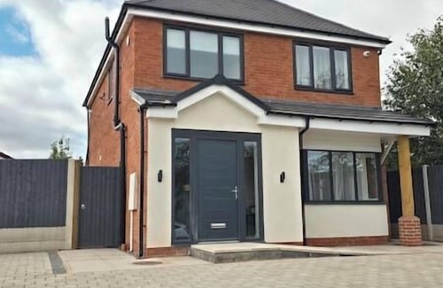 Stafford House | Welcome to our centrally-located 4-bedroom detached new build home in Stafford