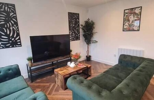 Stafford House | Welcome to our centrally-located 4-bedroom detached new build home in Stafford