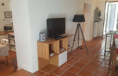 Montmeyran Apartment | WELCOME to our cottage. 5 PERS. In the Dromoise campaign. With a pool.