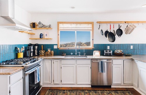 Joshua Tree Highlands House | Welcome to Roadrunner Ranch! Ideally located 5 minutes from JTNP and town of JT.