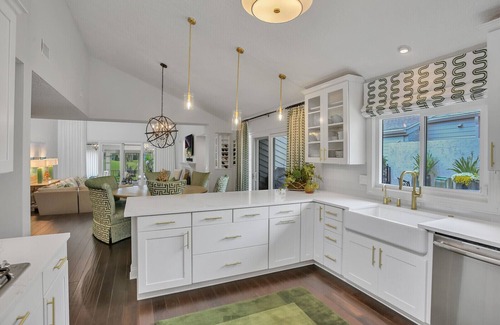 Sawgrass House | Welcome to The Greens @ Sawgrass Country Club. Upscale resort living.