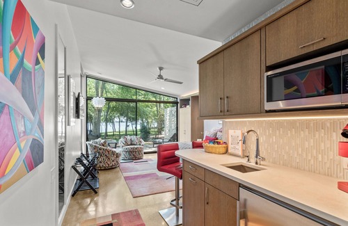 Malakoff Cottage | Welcome to The Cardinal Cottage at Sunrise Point 🌅 Escape to the serene beauty of Cedar Creek Lake in the Cardinal Cottage, where modern design meets nature's tranquility. Whether you're here to unwind, get active, or simply enjoy some epic l