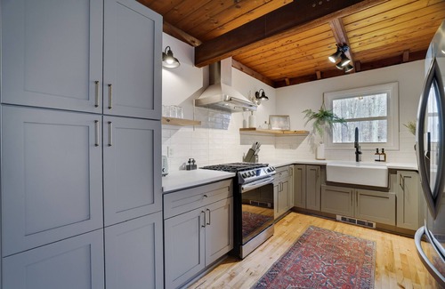 Greentown Cabin | Welcome to the Hazelwood! The most family-friendly cabin in Greentown!