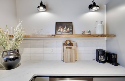 Greentown Cabin | Welcome to the Hazelwood! The most family-friendly cabin in Greentown!