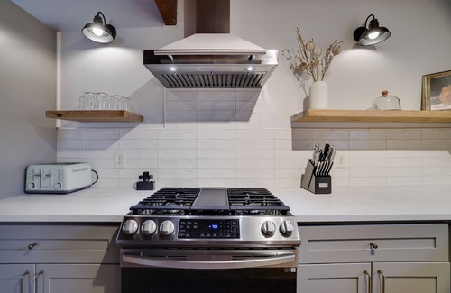 Greentown Cabin | Welcome to the Hazelwood! The most family-friendly cabin in Greentown!